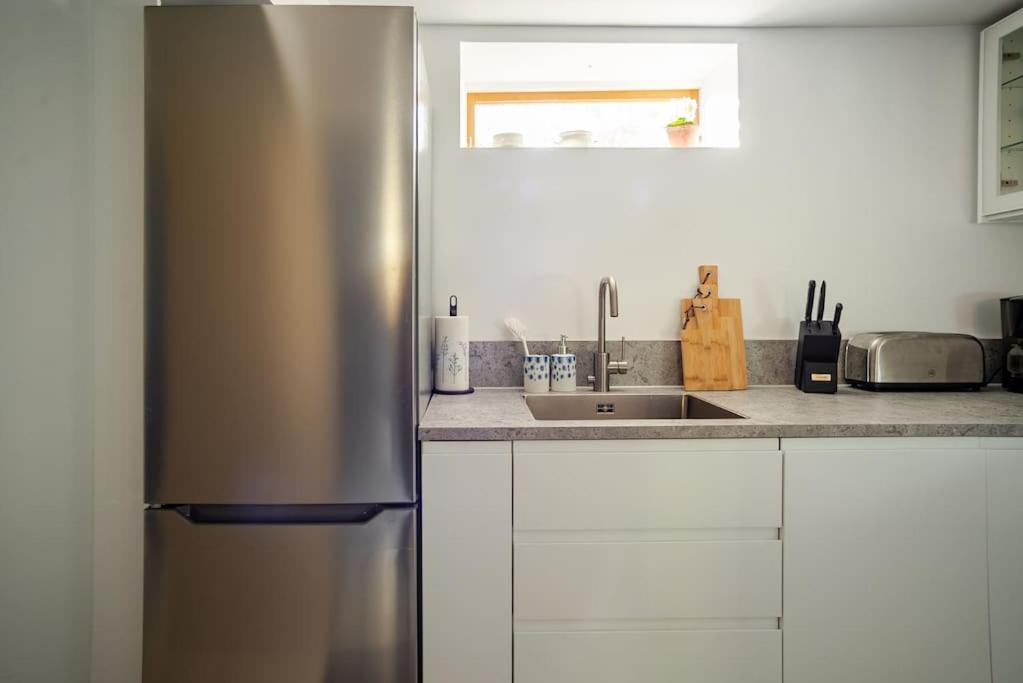 Outstanding Apartment Close To Gothenburg คุงยัลว์ ภายนอก รูปภาพ